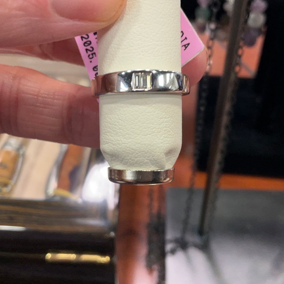 14KTW .11 CT BAGETTE DIAMOND RING