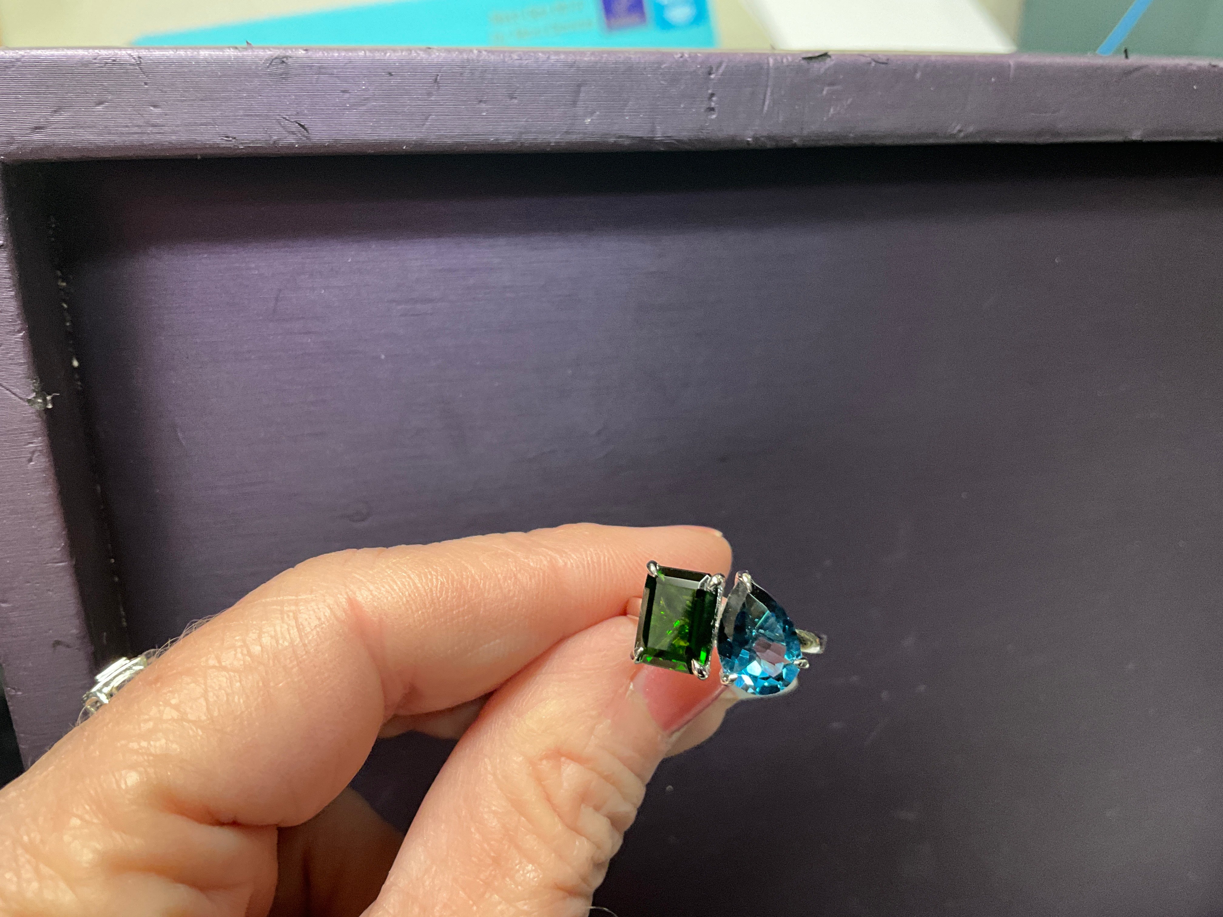 14KW 2.20 Ct Diopside/2.51 CT Pear Blue Topaz Ring