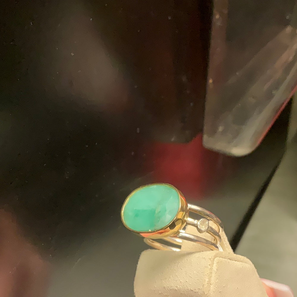 18KY Emerald Ring with diamonds