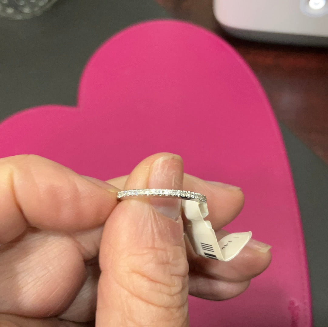 14KW .13CT DIAMOND BAND