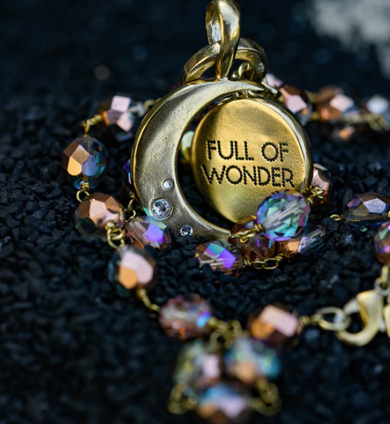 Wonder Revolution Pendant