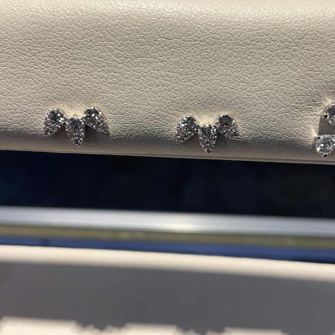 14kw 3 Pear .32TW Earrings