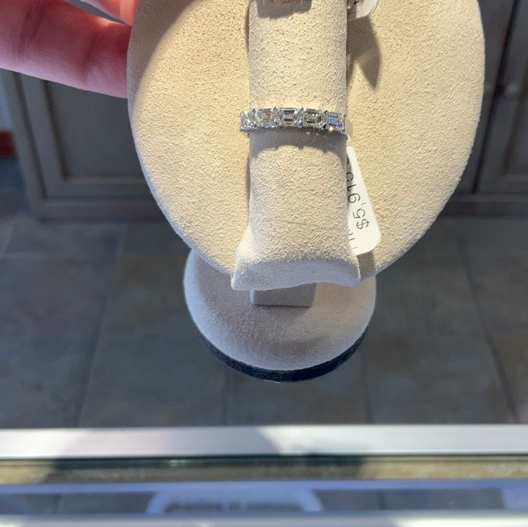 18KTW 1.06 CT Dia .20CT Each